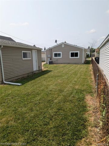 30760 Palmer Boulevard, Madison Heights, MI 48071