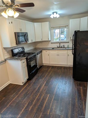 30760 Palmer Boulevard, Madison Heights, MI 48071