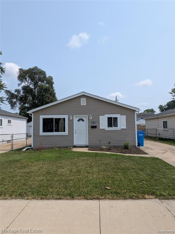 30760 Palmer Boulevard, Madison Heights, MI 48071