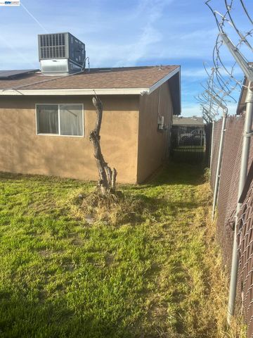 4820 MCNARY COURT, Modesto, CA 95357