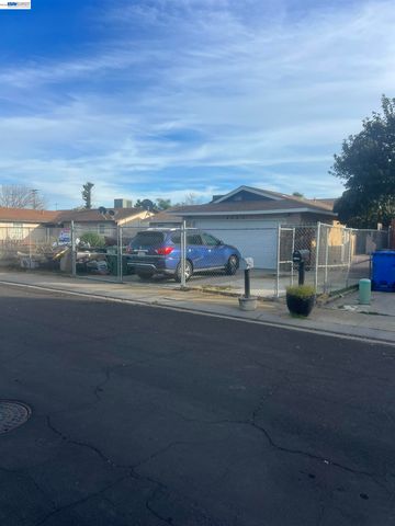 4820 MCNARY COURT, Modesto, CA 95357