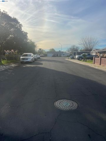 4820 MCNARY COURT, Modesto, CA 95357