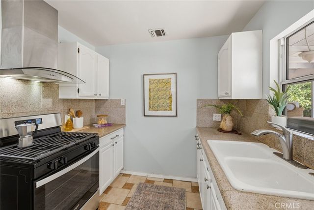 6700 Gloria Avenue, Van Nuys, CA 91406