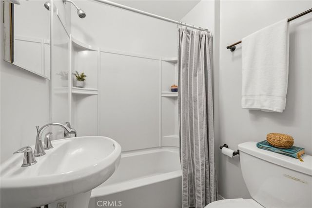6700 Gloria Avenue, Van Nuys, CA 91406