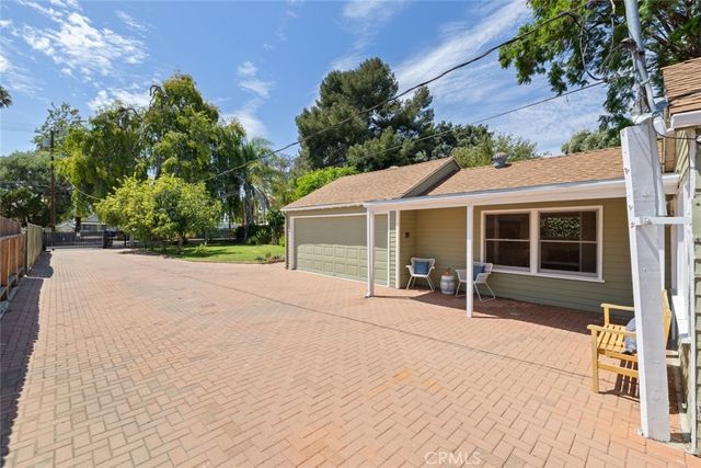 6700 Gloria Avenue, Van Nuys, CA 91406