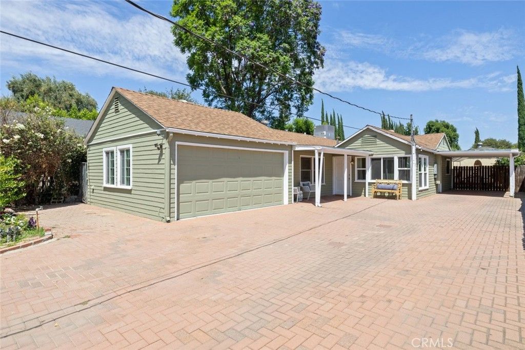 6700 Gloria Avenue, Van Nuys, CA 91406