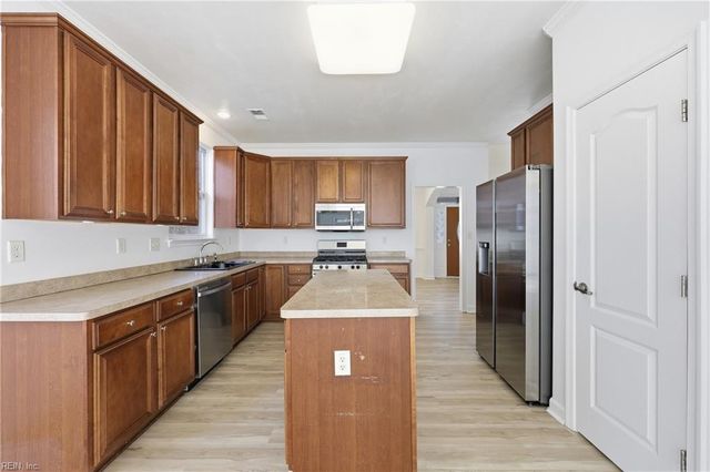 3 Rockingham DR, Hampton, VA 23669