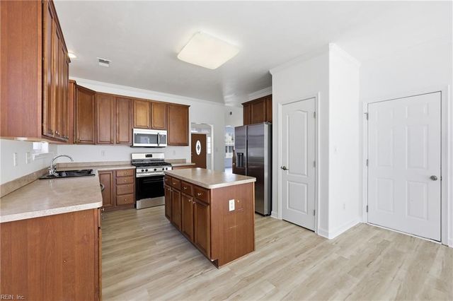 3 Rockingham DR, Hampton, VA 23669