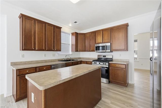 3 Rockingham DR, Hampton, VA 23669