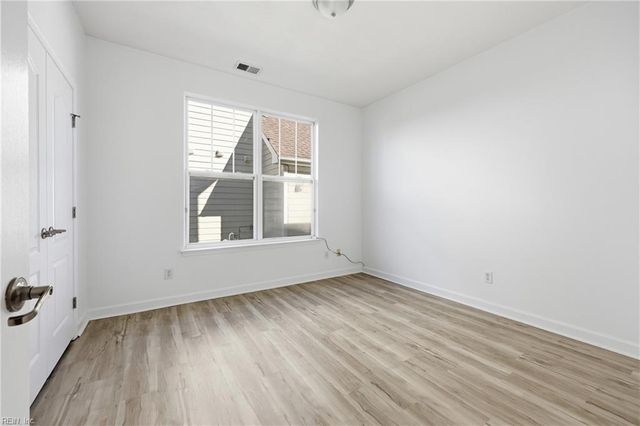 3 Rockingham DR, Hampton, VA 23669