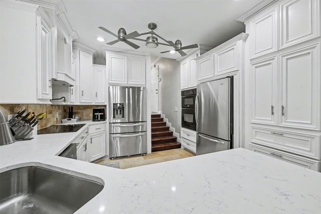 2711 Spyglass Drive, Carrollton, TX 75007