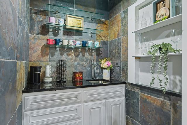 2711 Spyglass Drive, Carrollton, TX 75007