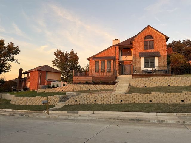 2711 Spyglass Drive, Carrollton, TX 75007