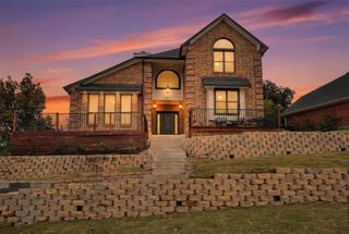 2711 Spyglass Drive, Carrollton, TX 75007