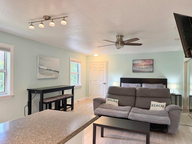 6100 Francis Street B, Jupiter, FL 33458