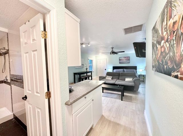 6100 Francis Street B, Jupiter, FL 33458