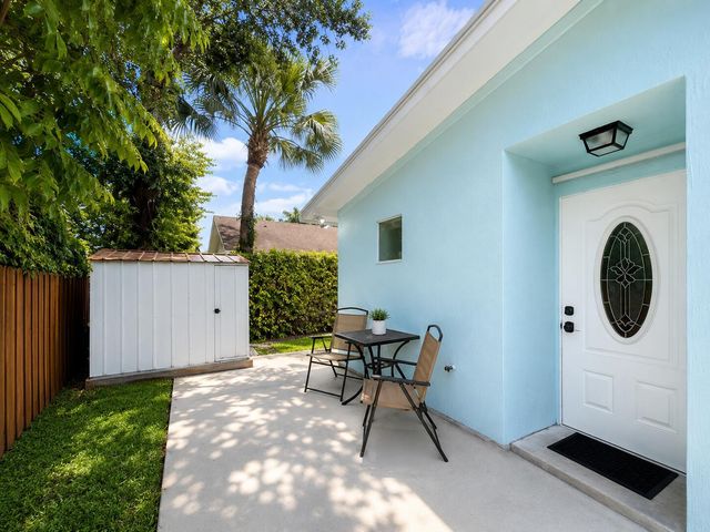 6100 Francis Street B, Jupiter, FL 33458