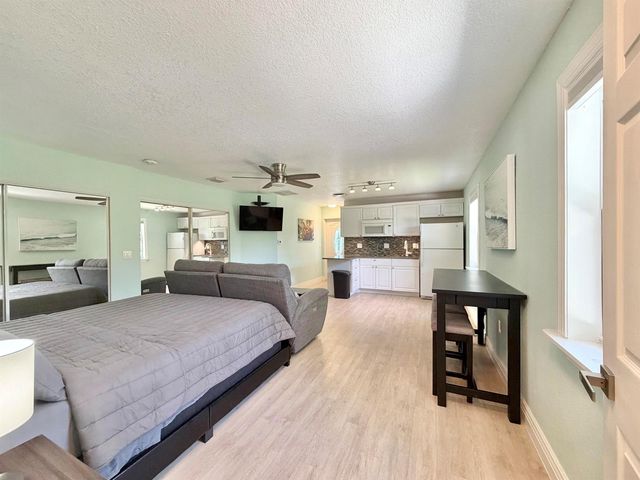 6100 Francis Street B, Jupiter, FL 33458