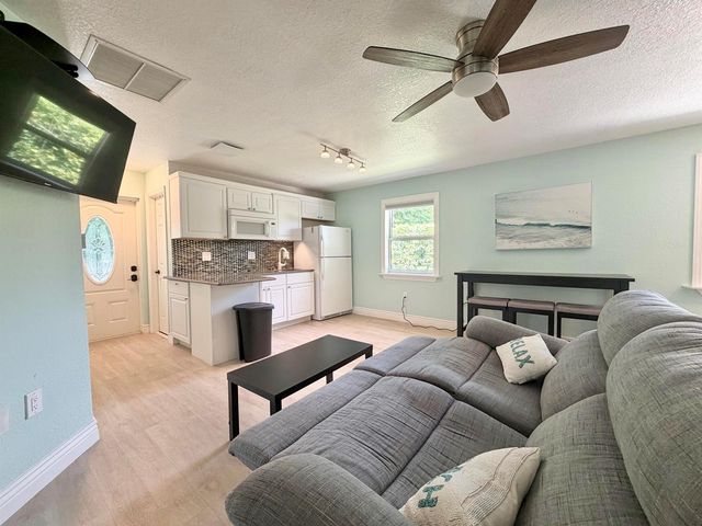 6100 Francis Street B, Jupiter, FL 33458