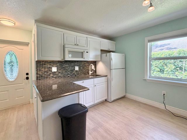 6100 Francis Street B, Jupiter, FL 33458