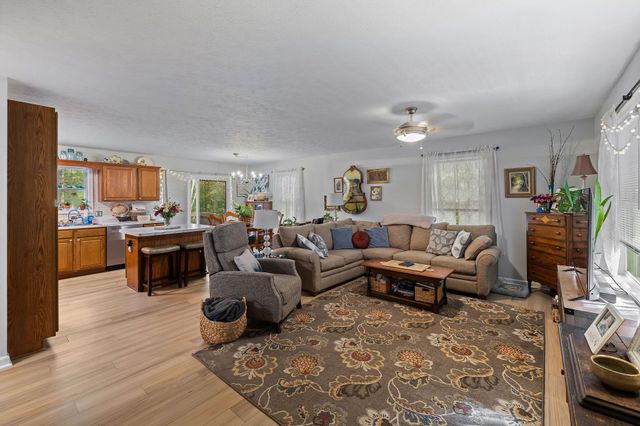 567 BASSWOOD LN, Mt Jackson, VA 22842