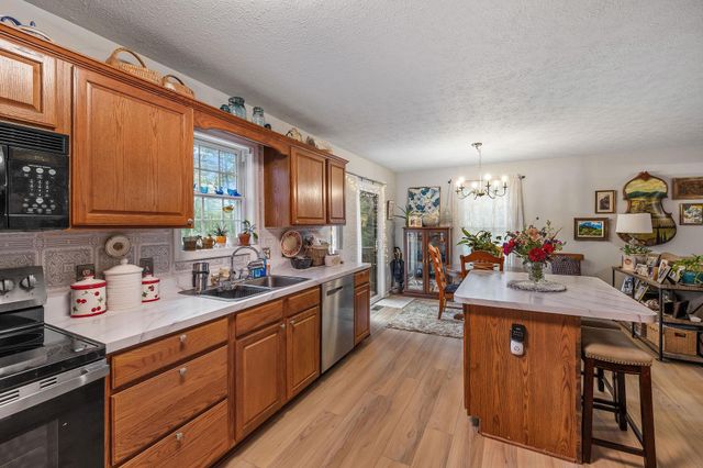567 BASSWOOD LN, Mt Jackson, VA 22842