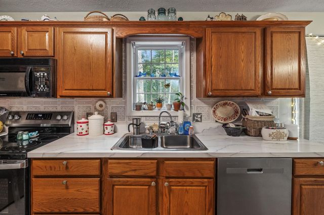 567 BASSWOOD LN, Mt Jackson, VA 22842