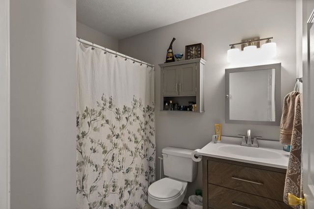 567 BASSWOOD LN, Mt Jackson, VA 22842
