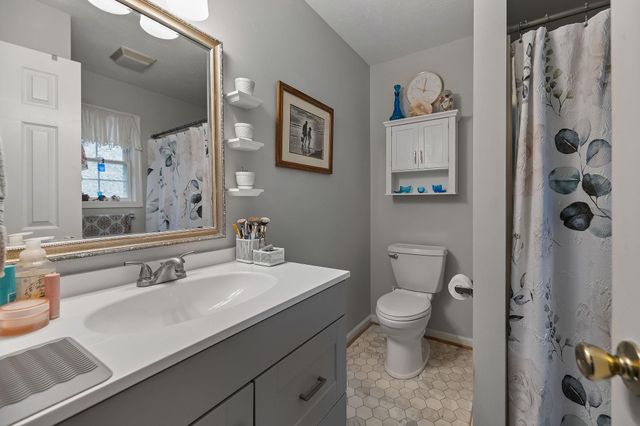 567 BASSWOOD LN, Mt Jackson, VA 22842
