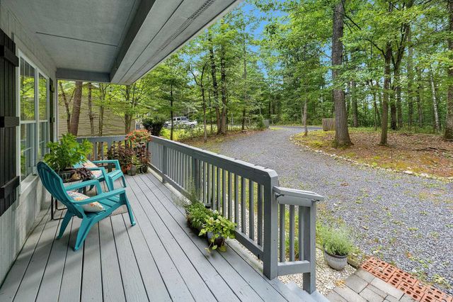 567 BASSWOOD LN, Mt Jackson, VA 22842