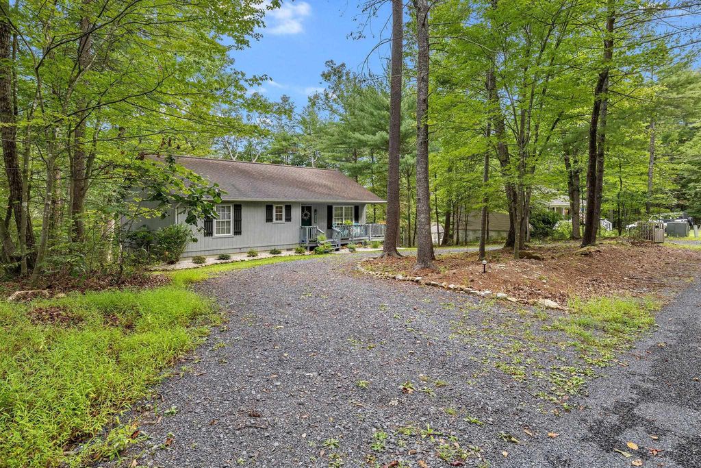 567 BASSWOOD LN, Mt Jackson, VA 22842