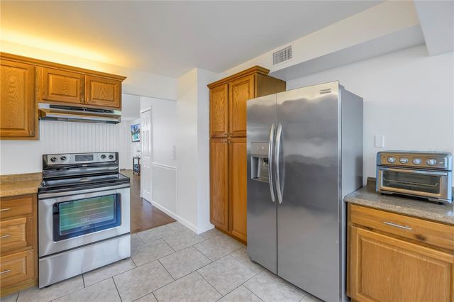 4715 BAY STREET NE 227, St Petersburg, FL 33703