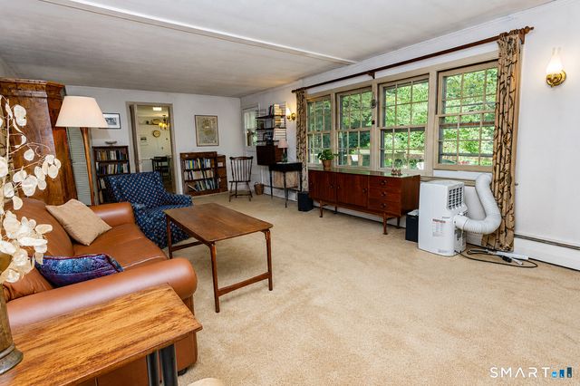 20 Laurel Drive, Simsbury, CT 06070