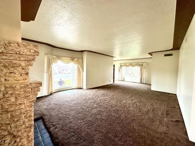 1301 N Douty Street, Hanford, CA 93230