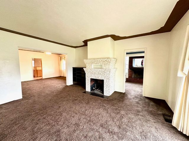 1301 N Douty Street, Hanford, CA 93230