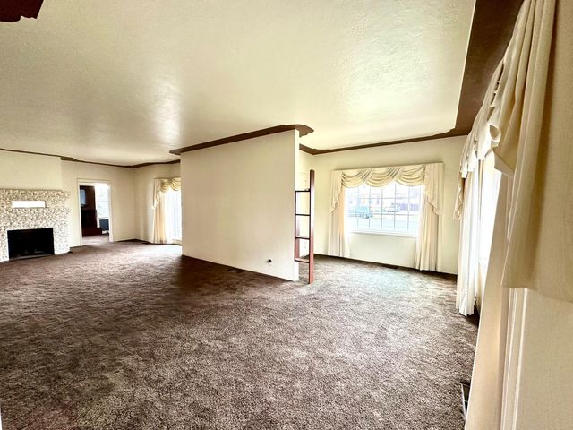 1301 N Douty Street, Hanford, CA 93230