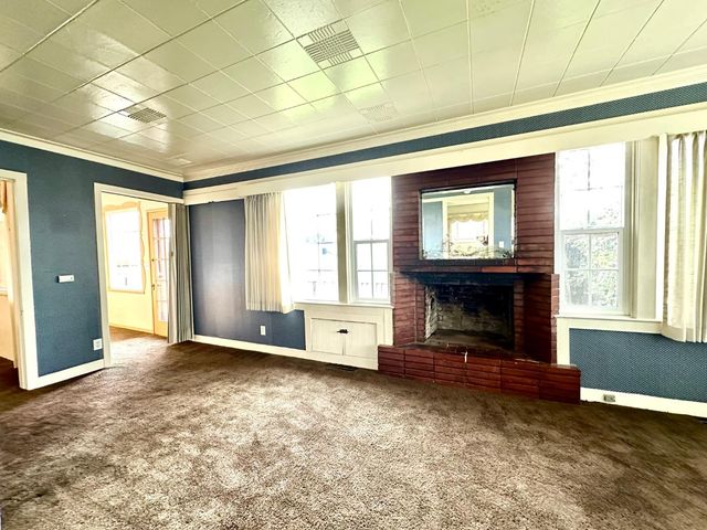 1301 N Douty Street, Hanford, CA 93230