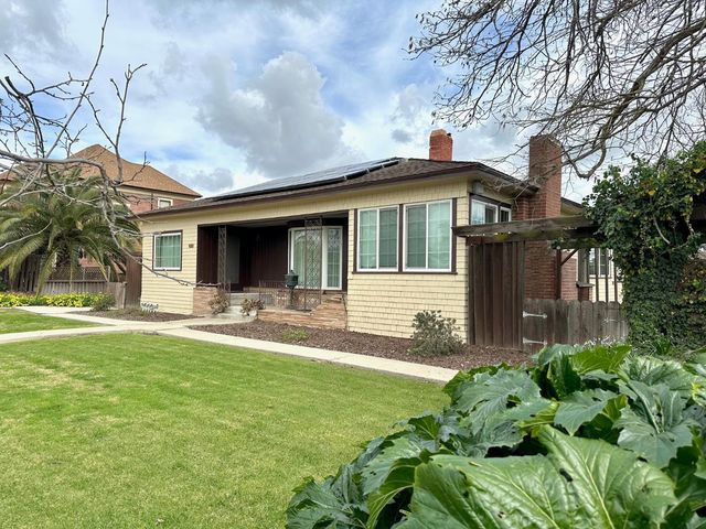 1301 N Douty Street, Hanford, CA 93230