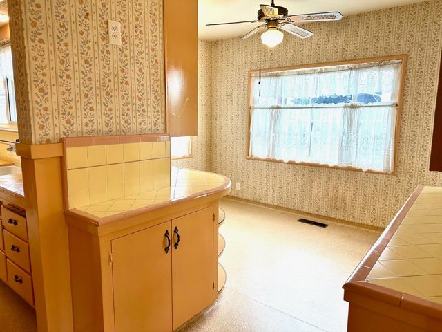 1301 N Douty Street, Hanford, CA 93230