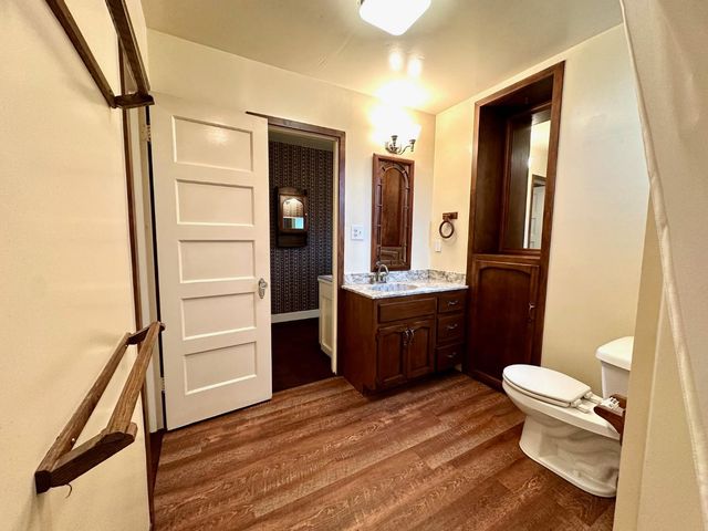 1301 N Douty Street, Hanford, CA 93230