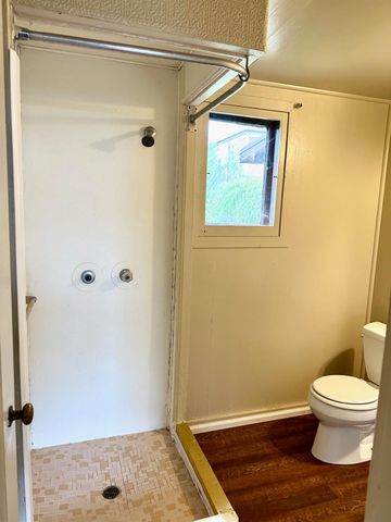1301 N Douty Street, Hanford, CA 93230