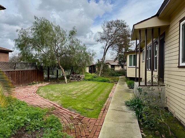 1301 N Douty Street, Hanford, CA 93230