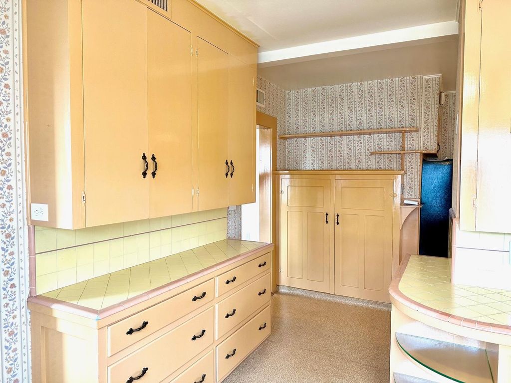 Image 22 of property listing at 1301 N Douty Street, Hanford, CA 93230