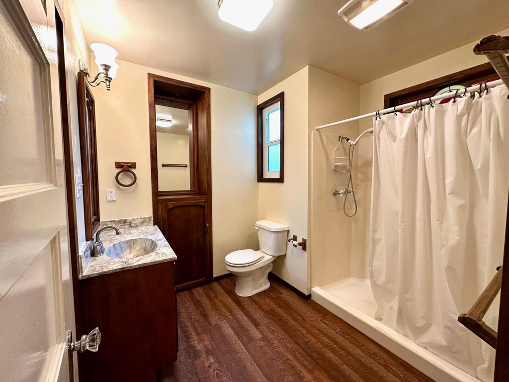 Image 26 of property listing at 1301 N Douty Street, Hanford, CA 93230