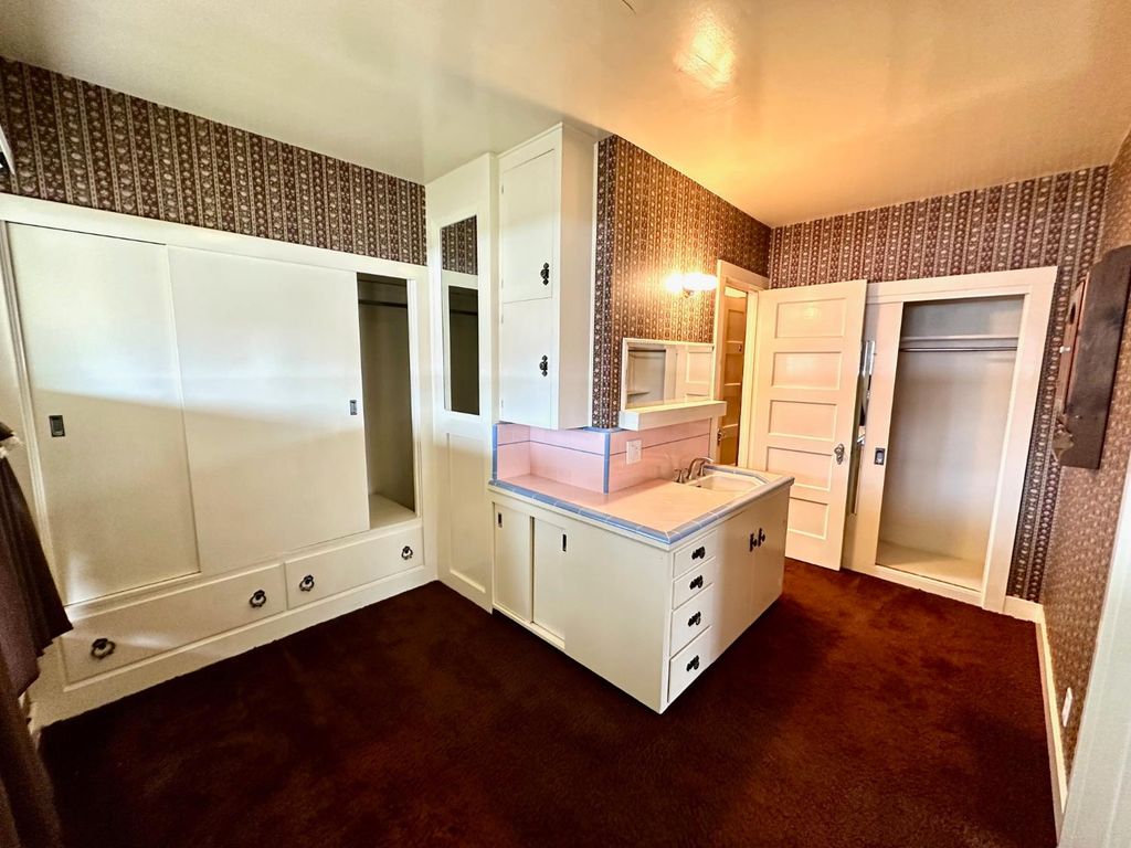 Image 27 of property listing at 1301 N Douty Street, Hanford, CA 93230