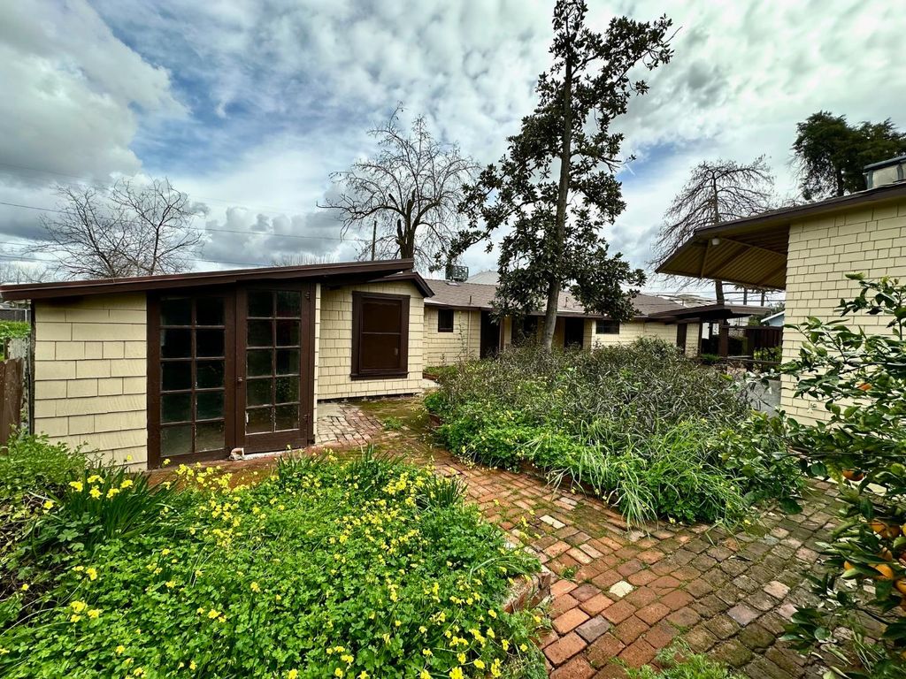 Image 34 of property listing at 1301 N Douty Street, Hanford, CA 93230