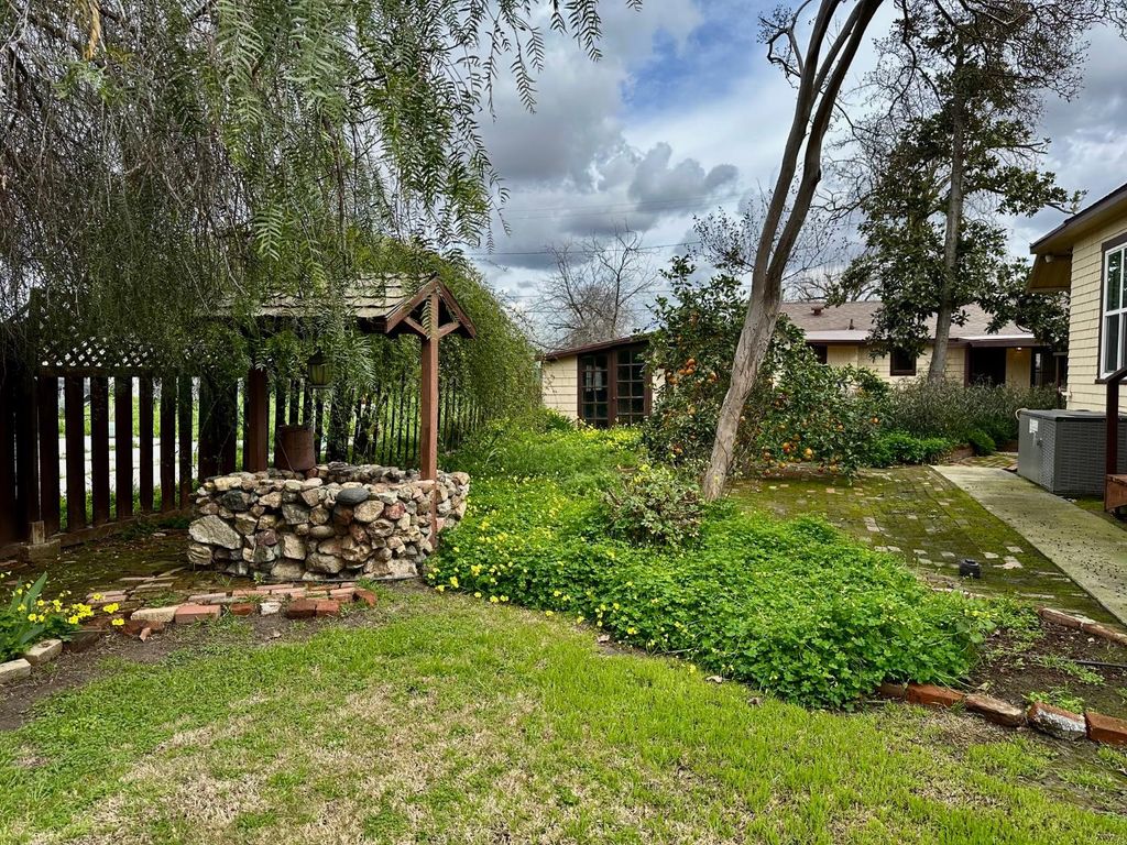 Image 9 of property listing at 1301 N Douty Street, Hanford, CA 93230