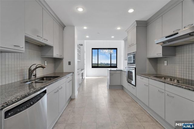 1512 Palisade Avenue 20H, Fort Lee, NJ 07024