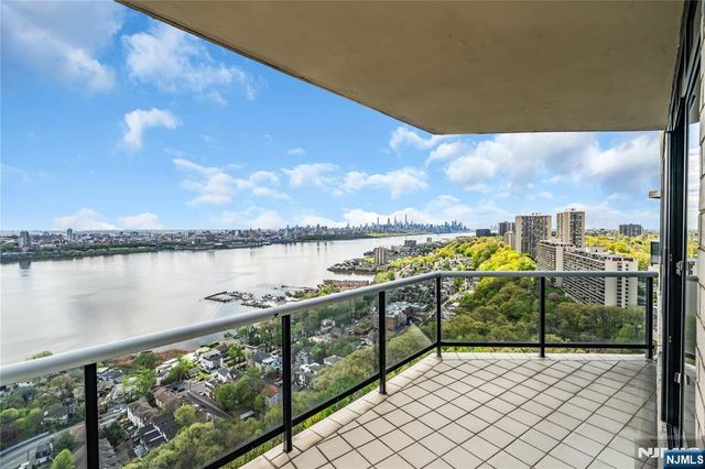 1512 Palisade Avenue 20H, Fort Lee, NJ 07024