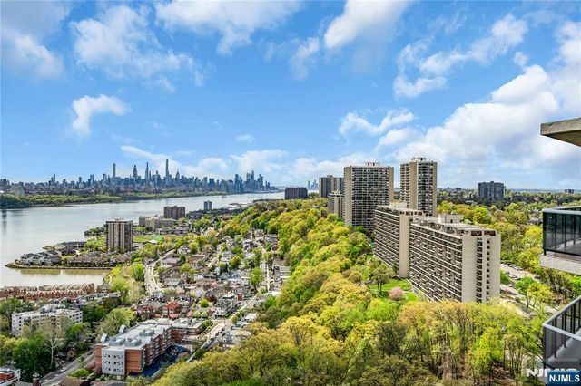 1512 Palisade Avenue 20H, Fort Lee, NJ 07024